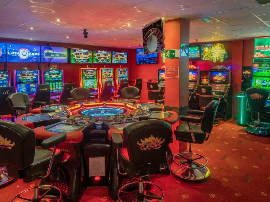 Diversión-emoción- SantaPonsa-MegaFunGames-juegos-emocion-salon-juegos-mega-fun-games-diversión-apuestas-casino-apuestas-deportivas-maquinas-tragaperras-juegos-ruleta-jackpot-premios-sportsbar-sportium-mallorca-palma-santa-ponça-playadepalma-manacor-polígono-paseomaritimo-avenidas-ciudadjardín-gambling-slotmachine-spielhalle-Spaß-spielhallen